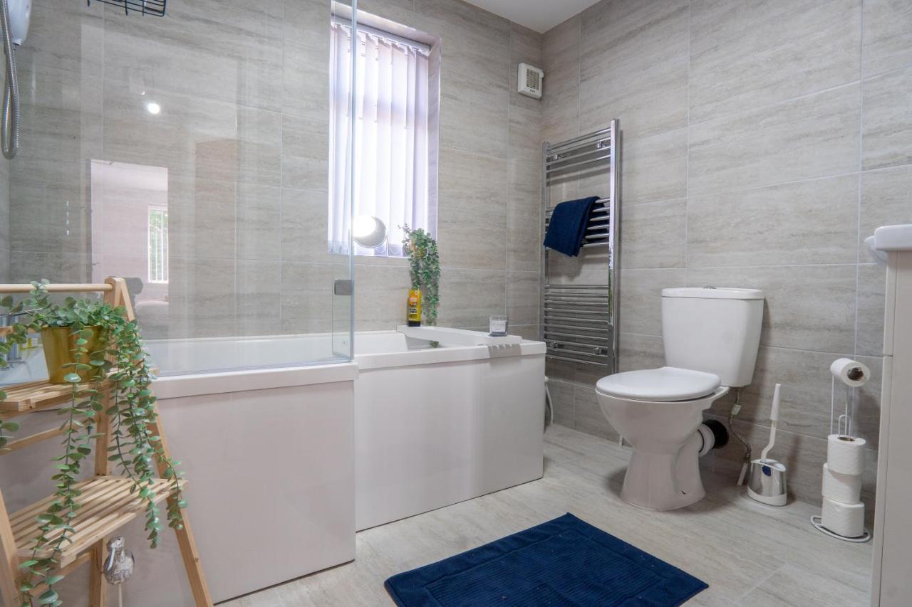 Heartland House, 7 Spacious Bedrooms Sleeps 4 Plus, Near Nec, Jlr,Bhx Бирмингем Экстерьер фото